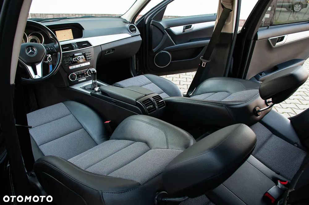 Mercedes-Benz Klasa C 180 T BlueEFFICIENCY Avantgarde - 25