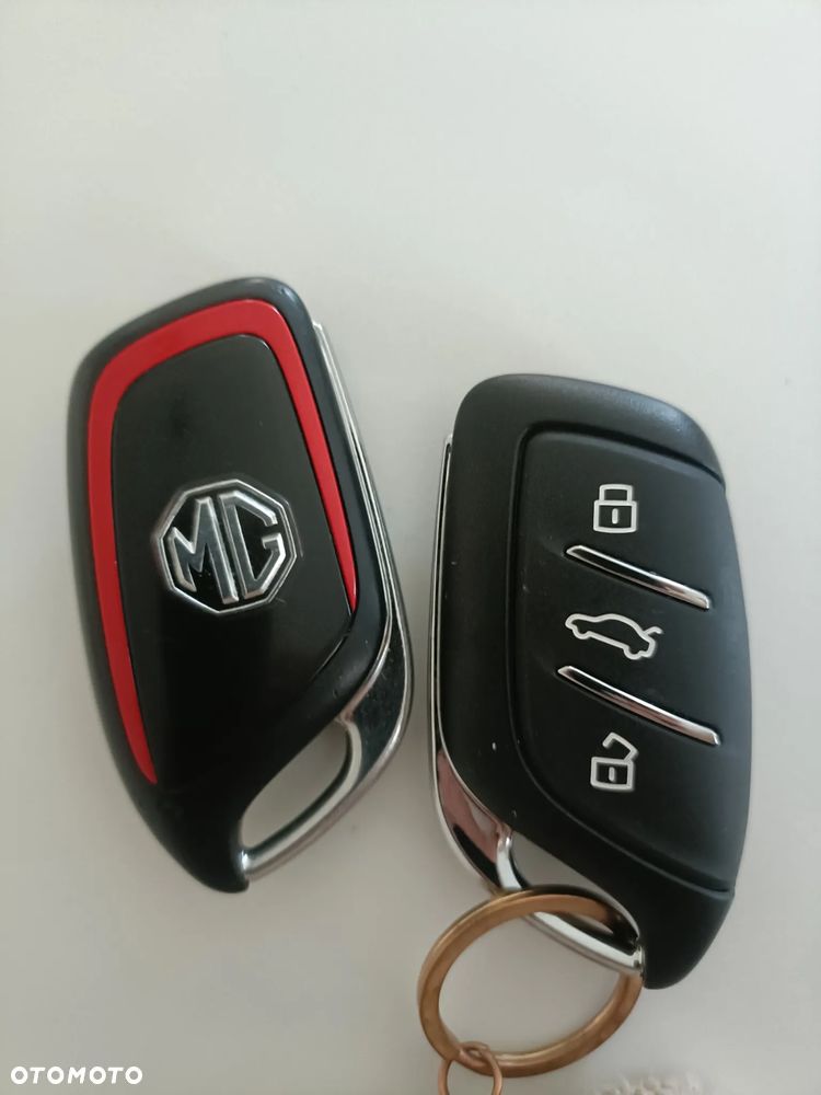 MG HS PHEV Luxury - 38