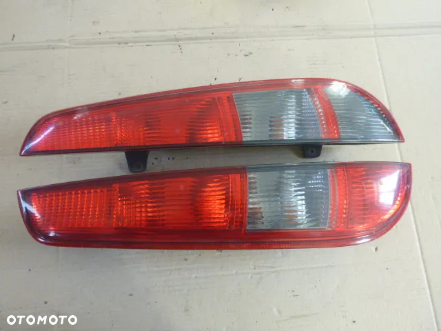 LAMPA LEWY TYŁ PRAWY TYŁ KOMPLET FORD FOCUS MK2 KOMBI 04-07 - 2