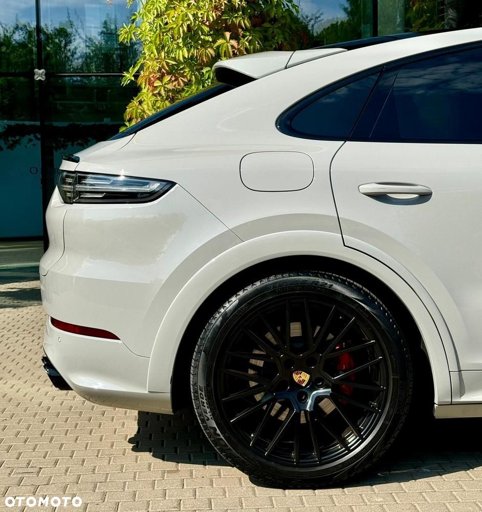 Porsche Cayenne Turbo - 12