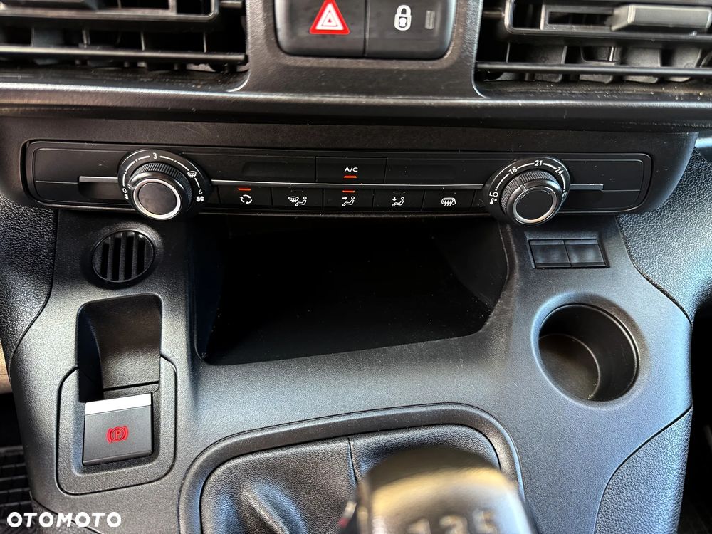 Opel COMBO LONG XL 3 OSOBY *NOWY SILNIK* ŁADOWNOŚC 852 KG HAK 1000KG SERWISOWANY F VAT 23% BOCZNE DZWI TEMPOMAT - 24