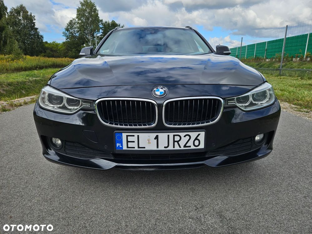 BMW Seria 3 320d Touring xDrive - 4
