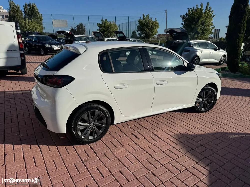 Peugeot 208 - 28