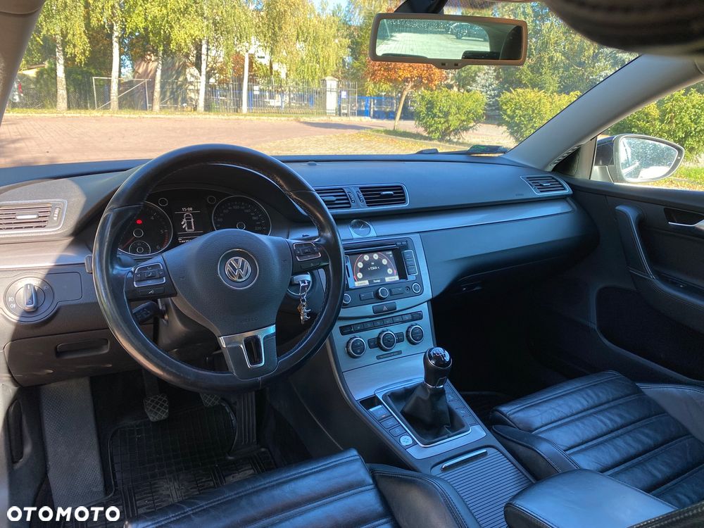 Volkswagen Passat 2.0 TDI Comfortline - 15