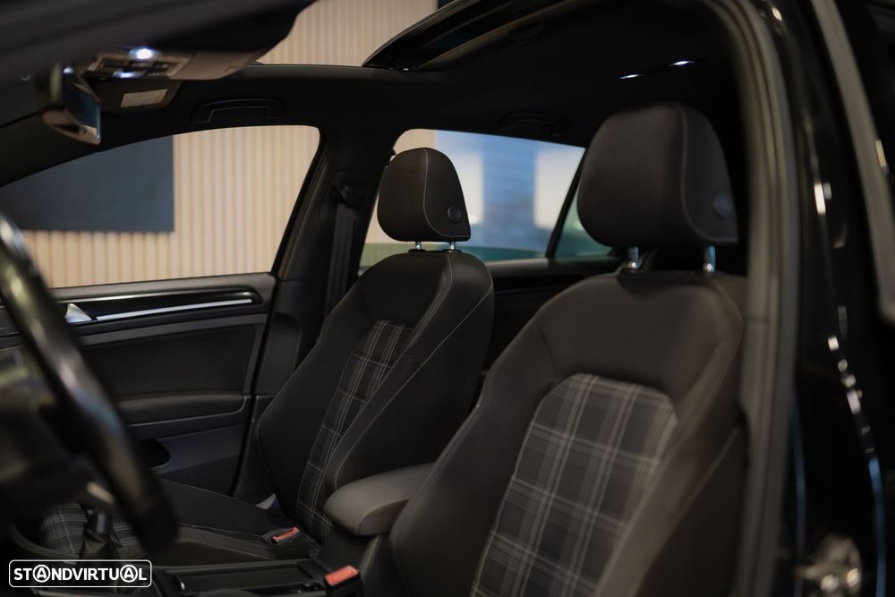 VW Golf GTD BlueMotion - 14