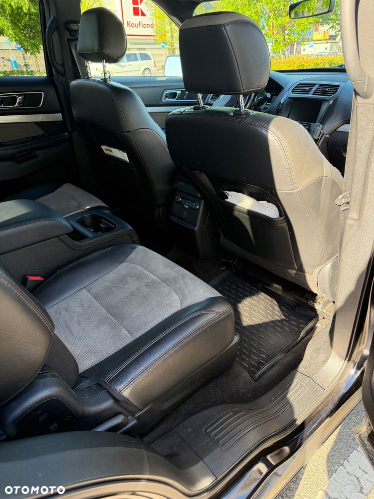 Ford Explorer - 15