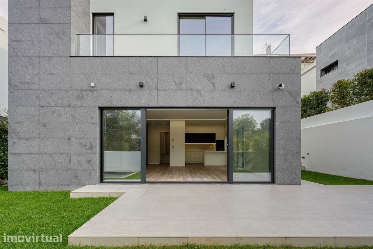 Moradia T4 de luxo com elevador, em construção no Estoril. - Grande imagem: 3/29