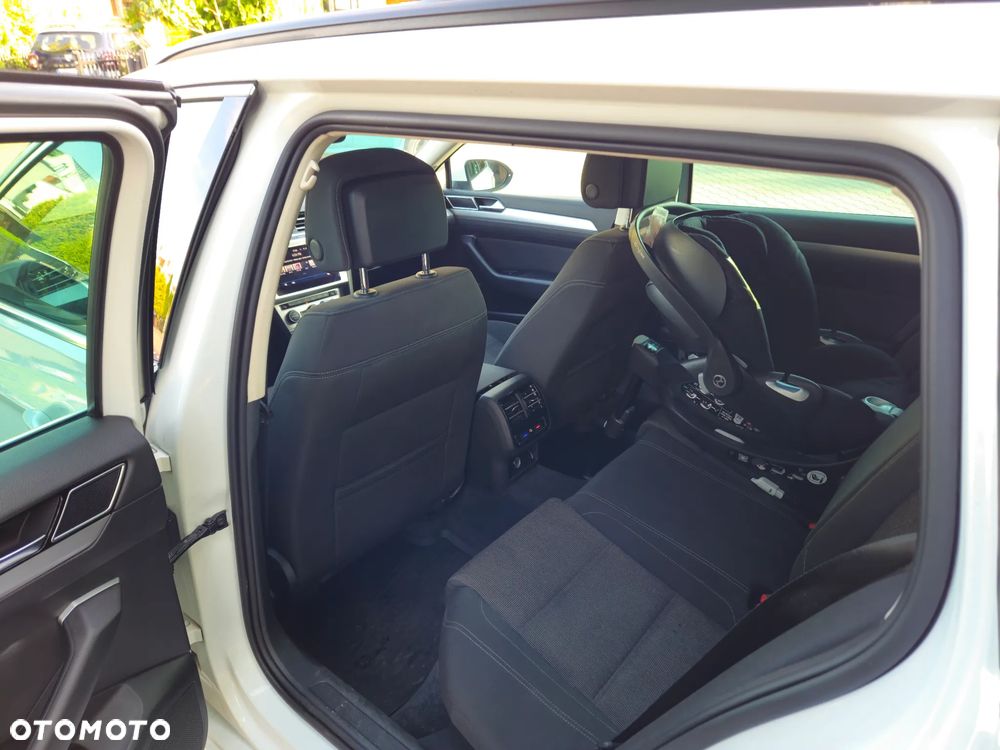 Volkswagen Passat Variant 2.0 TDI SCR DSG Comfortline - 17