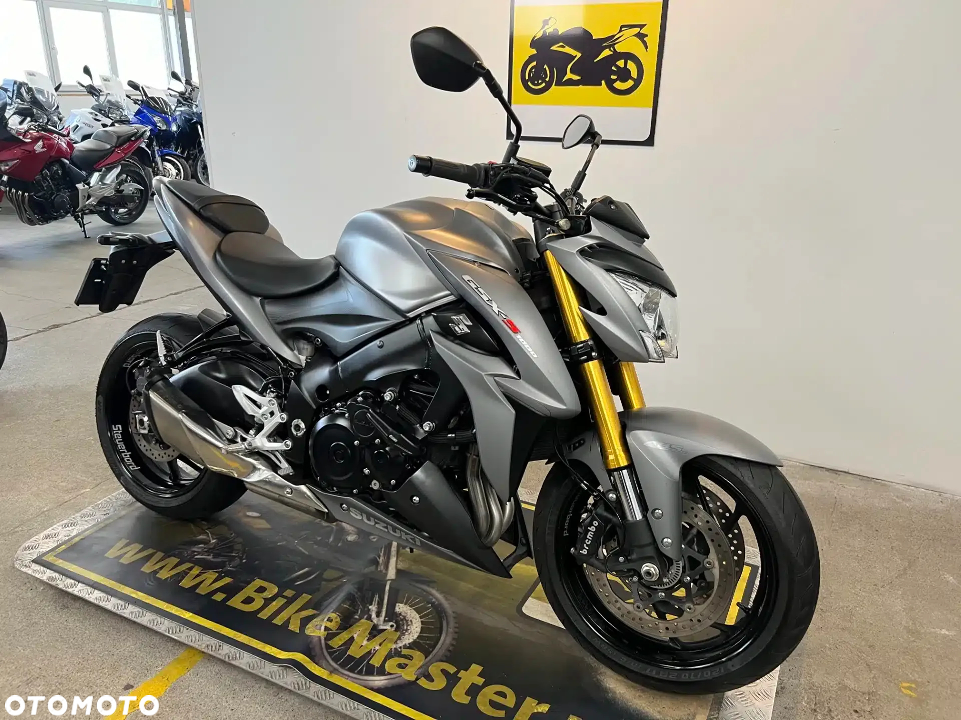 Suzuki GSX 1000 - 3