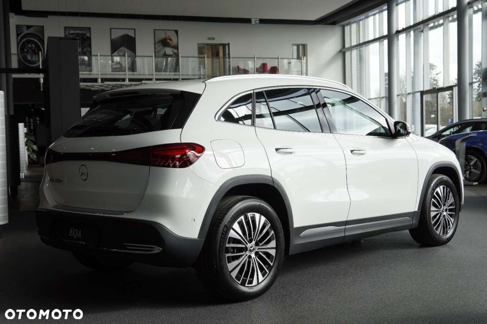 Mercedes-Benz EQA - 4
