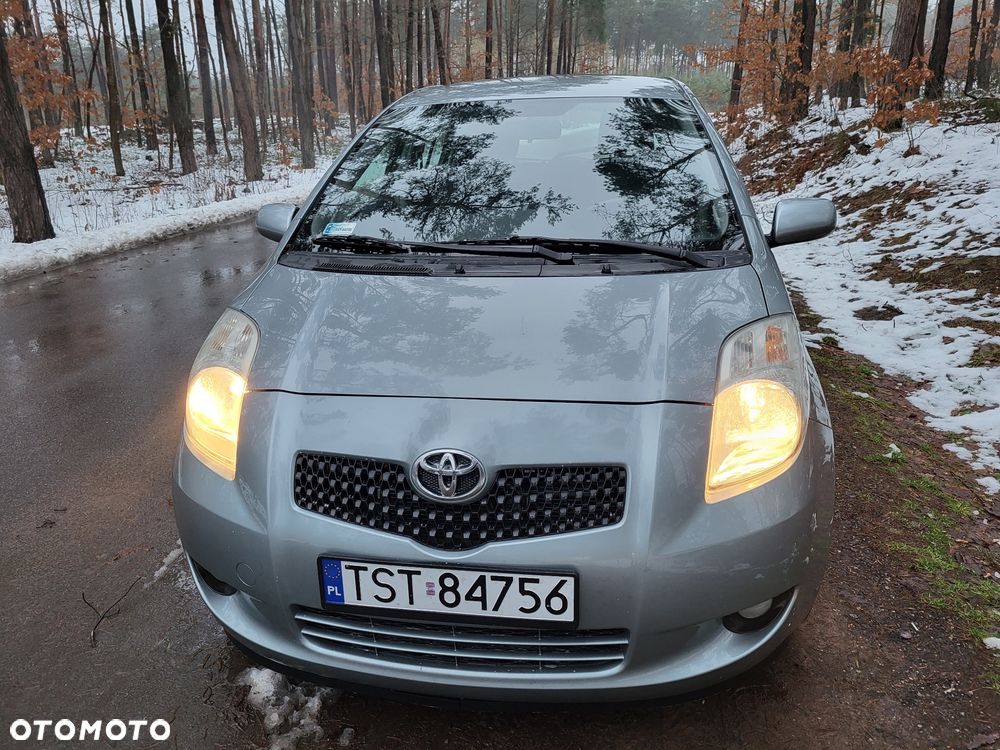 Toyota Yaris - 1