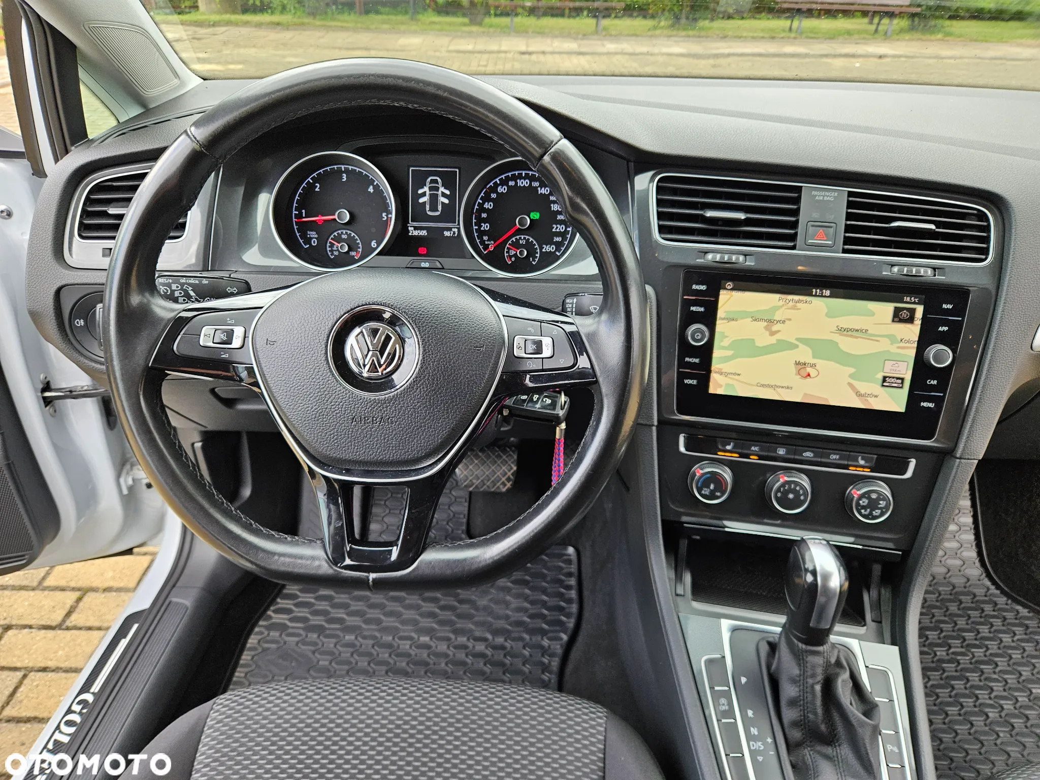 Volkswagen Golf VII 1.6 TDI BMT Comfortline DSG - 23