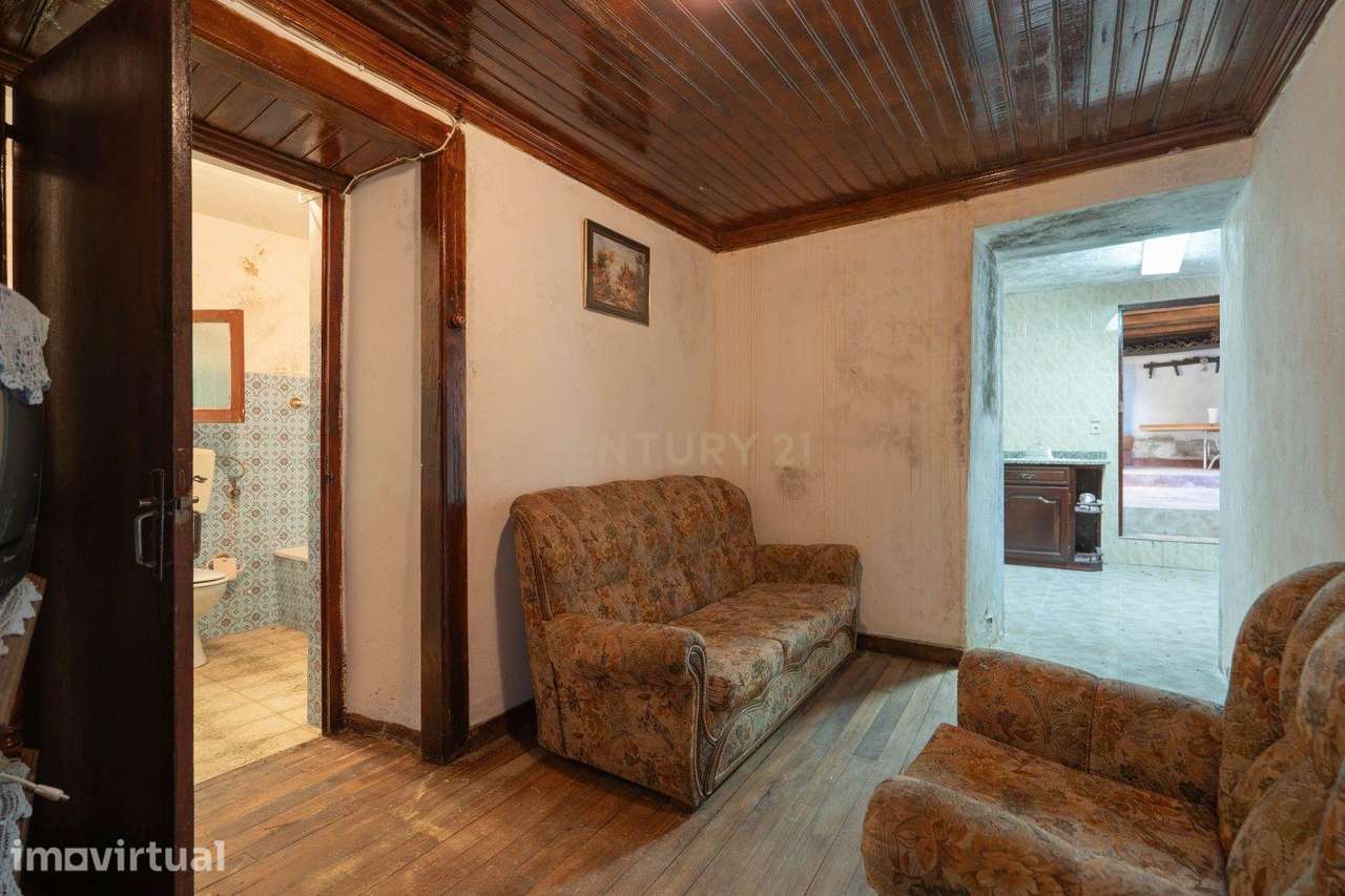 Casa para Recuperação em Vila Nova do Ceira, Góis - Grande imagem: 4/26