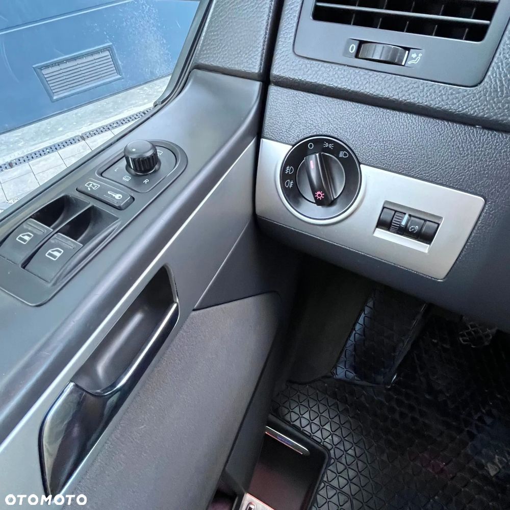 Volkswagen Multivan L1 Highline - 24