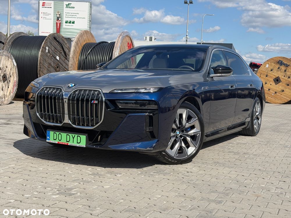 BMW i7 - 7