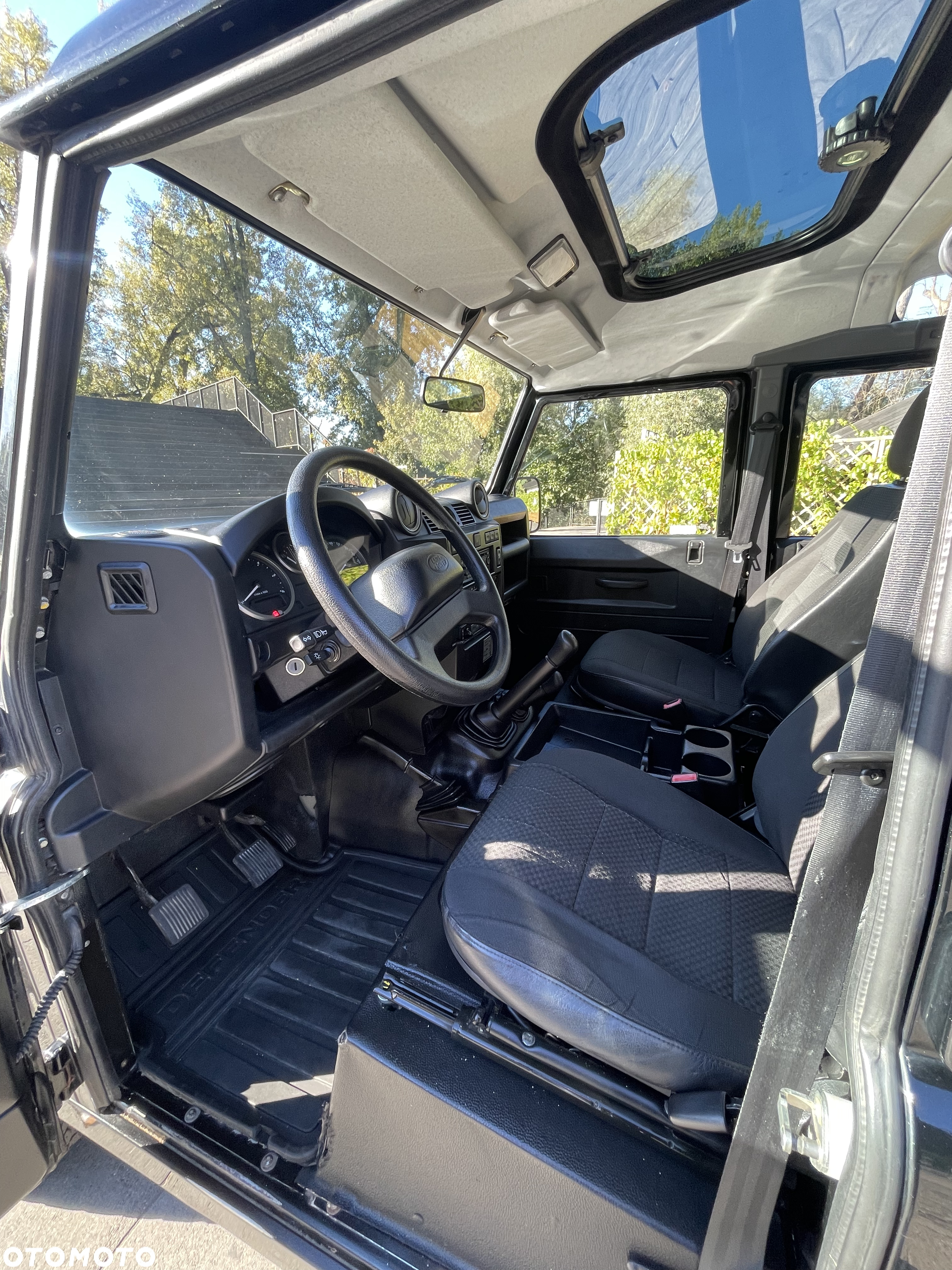 Land Rover Defender 110 2.2 TD4 SE - 14