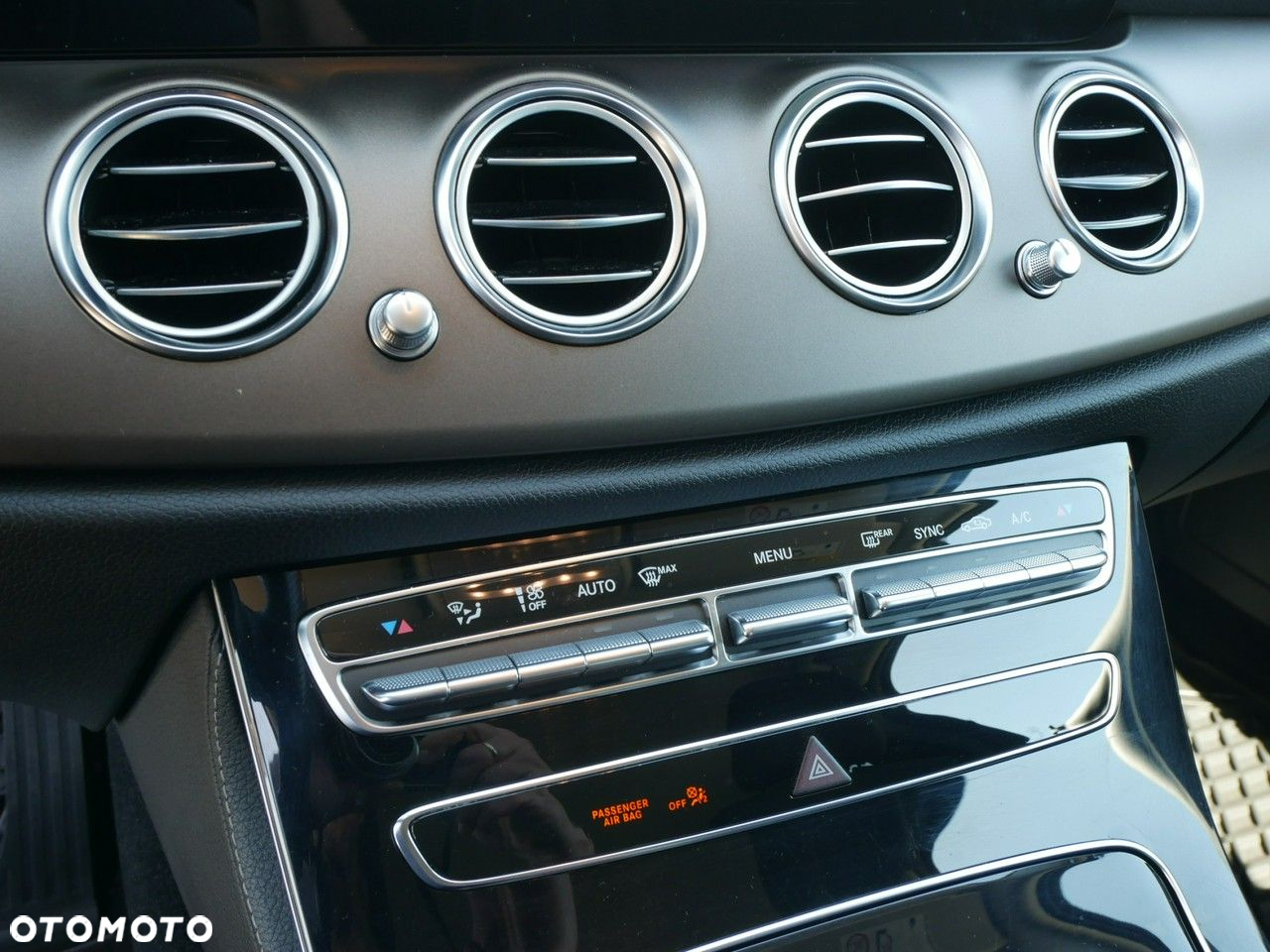 Mercedes-Benz Klasa E 220 d 9G-TRONIC - 18