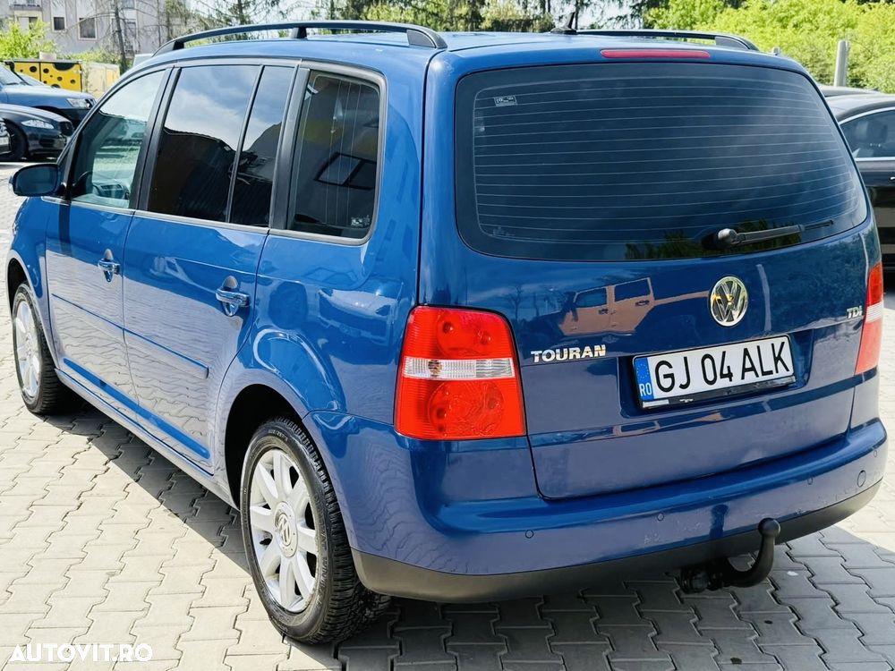 Volkswagen Touran 2.0 TDI DSG United - 4