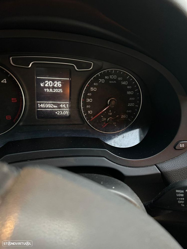 Audi Q3 2.0 TDI Business Line S-line - 8