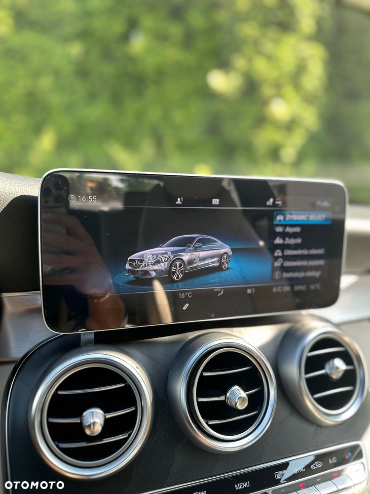 Mercedes-Benz Klasa C 300 4MATIC 9G-TRONIC - 24