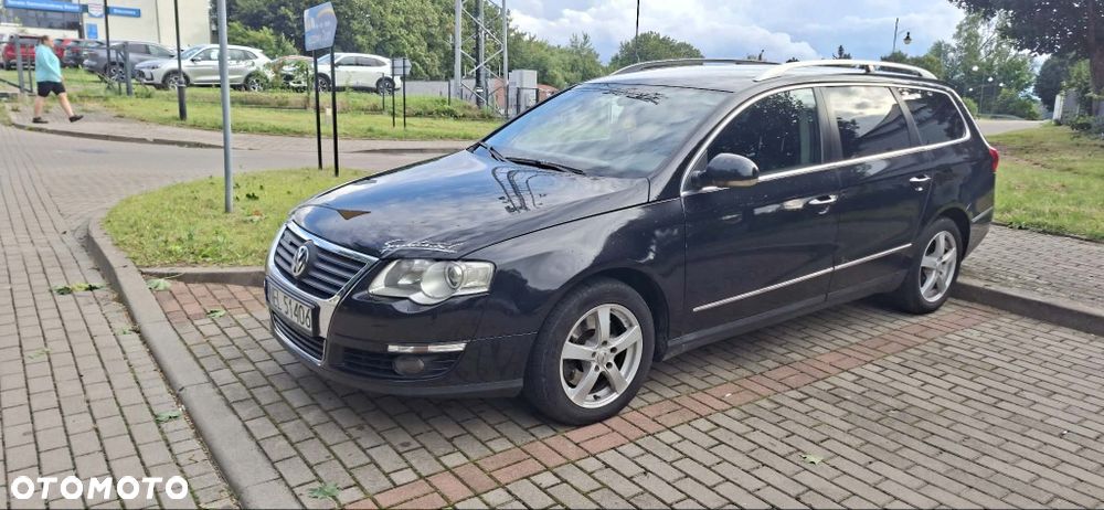 Volkswagen Passat - 1