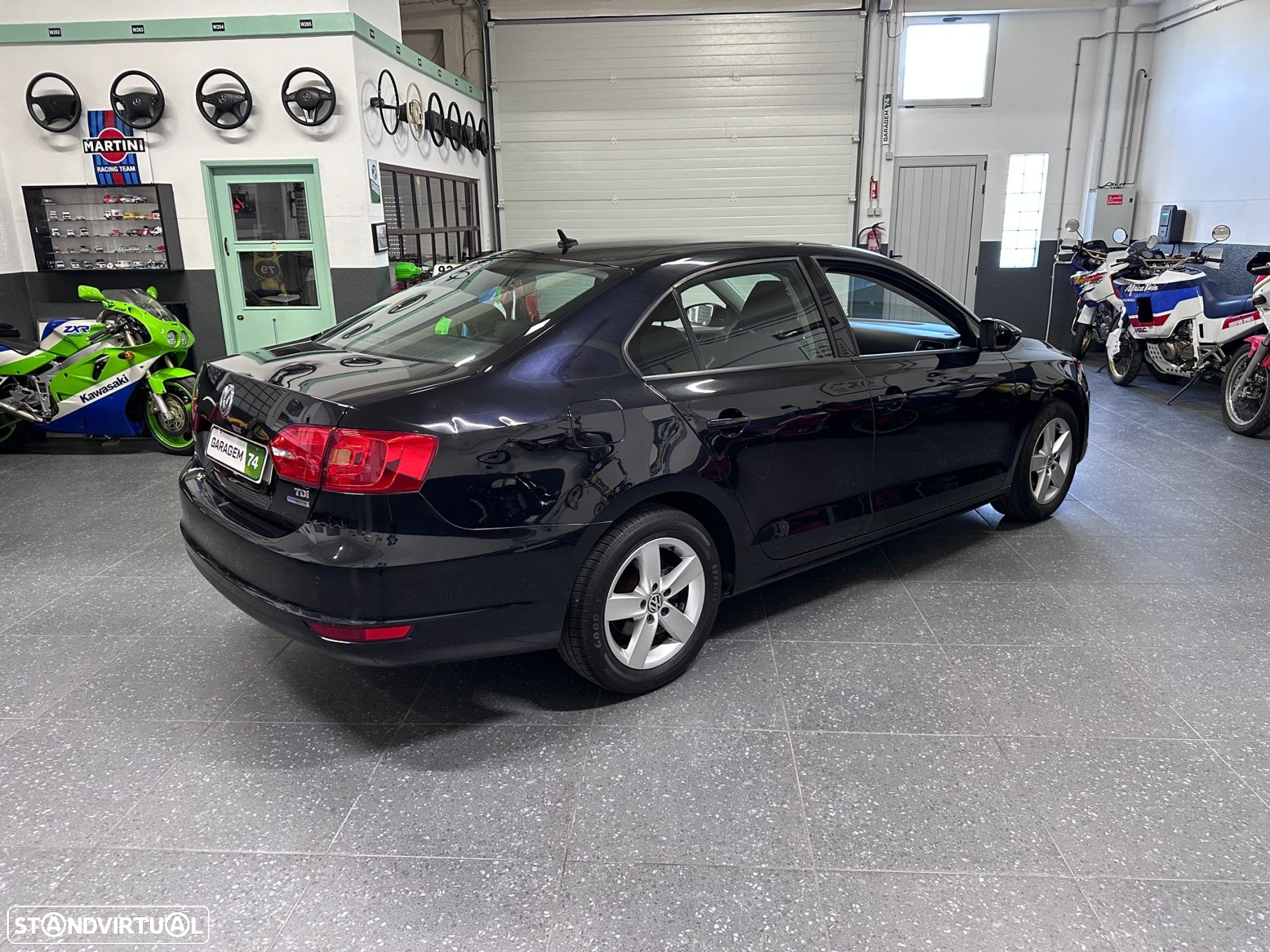 VW Jetta 1.6 TDi Confortline - 5