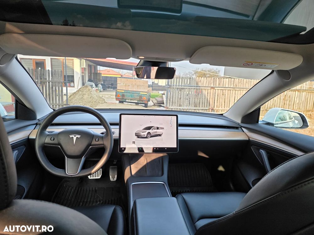 Tesla Model 3 RWD - 13