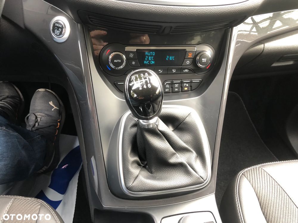 Ford Kuga 2.0 TDCi 2x4 Titanium - 36