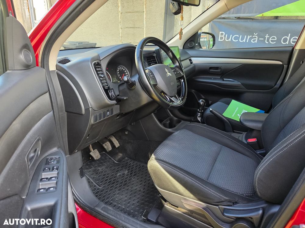 Mitsubishi Outlander 2.2 Litre DI-D AWD Intense - 9