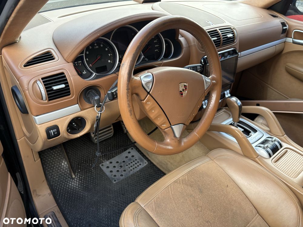 Porsche Cayenne - 6