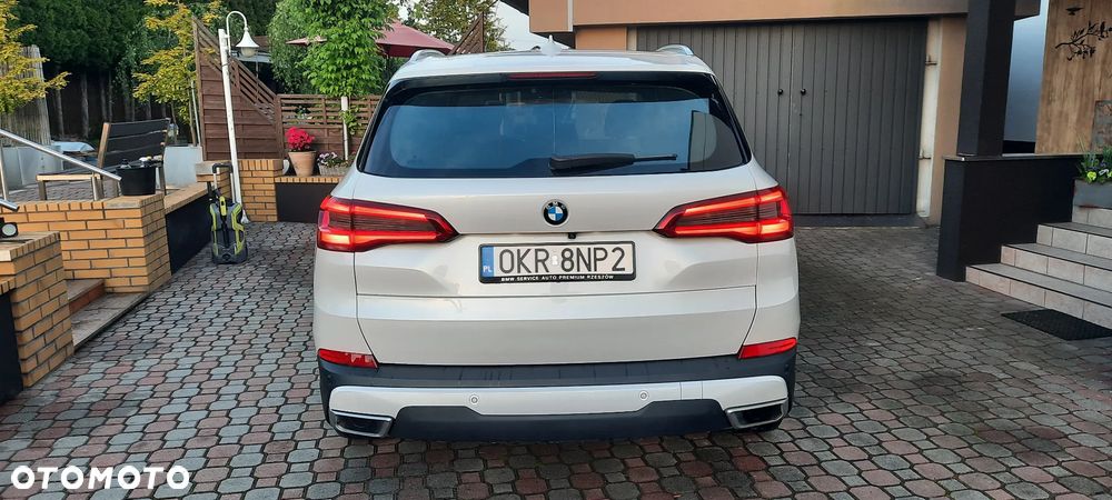 BMW X5 xDrive40i - 16