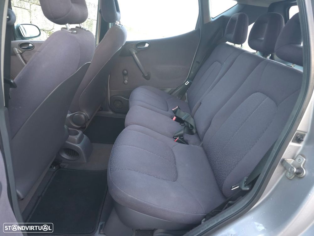 Mercedes-Benz A 170 - 12