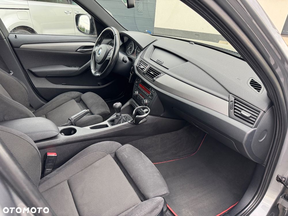 BMW X1 xDrive18d Sport Line - 24