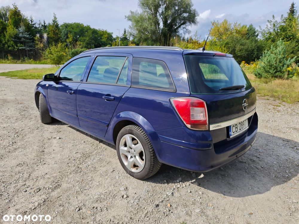 Opel Astra 1.9 CDTI Cosmo - 3