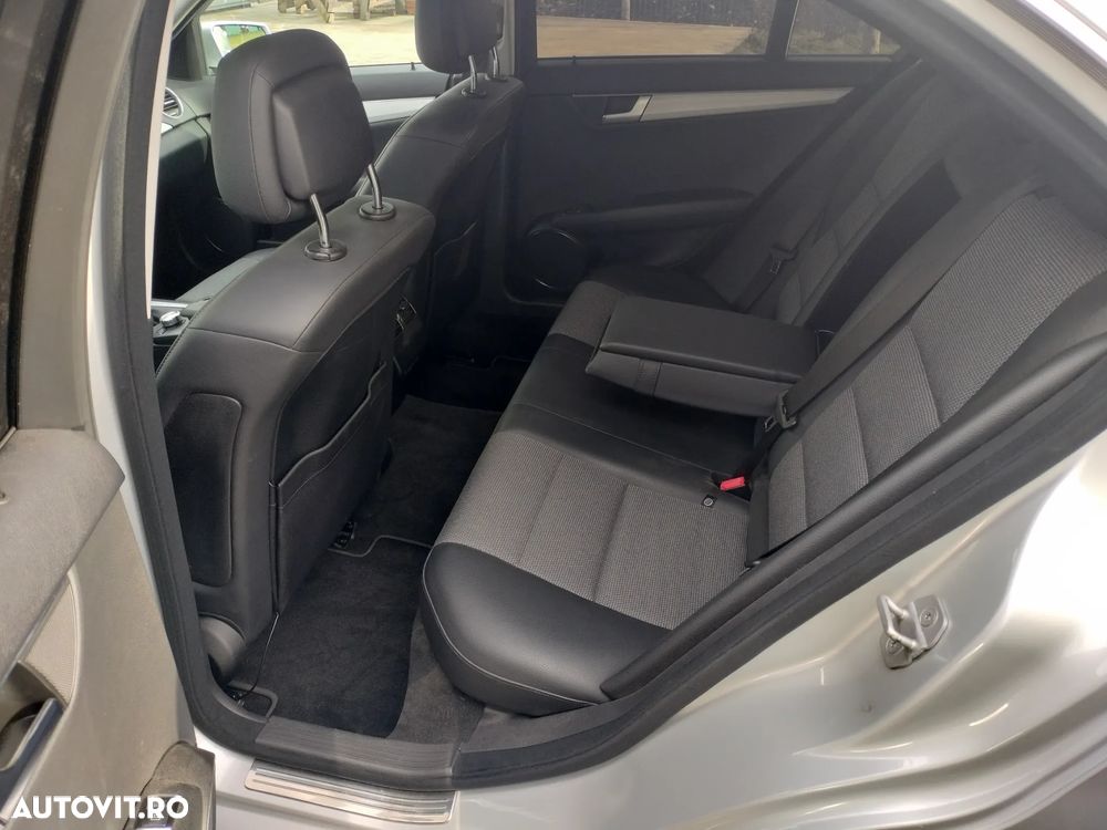 Mercedes-Benz C 180 BlueEFFICIENCY Avantgarde - 13