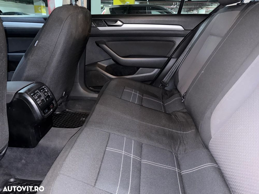 Volkswagen Passat - 24