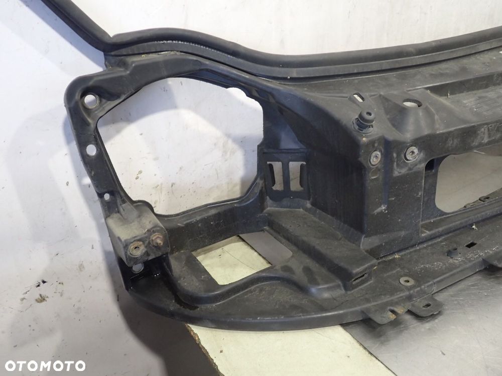PAS PRZEDNI OKULAR RENAULT TRAFIC II 1.9 - 4