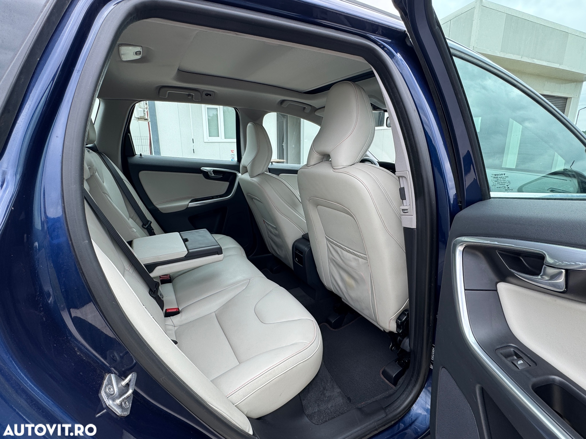 Volvo XC 60 D4 Ocean Race - 11