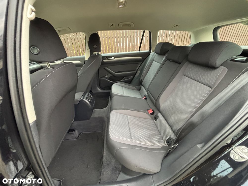 Volkswagen Passat Variant 1.4 TSI (BlueMotion Technology) Trendline - 18