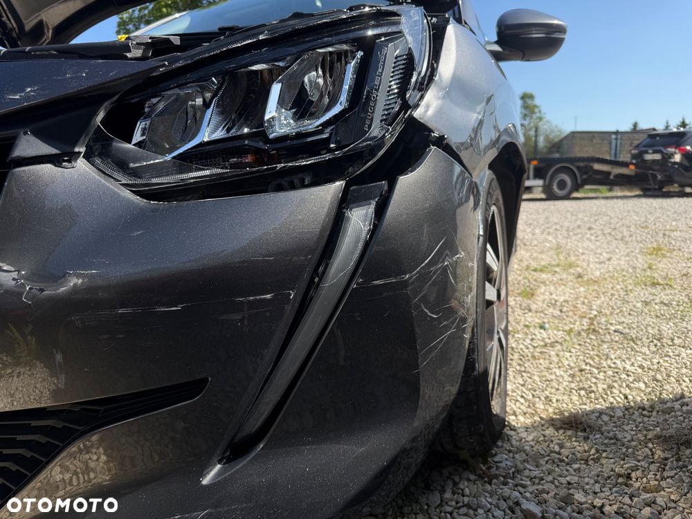 Peugeot 208 - 24