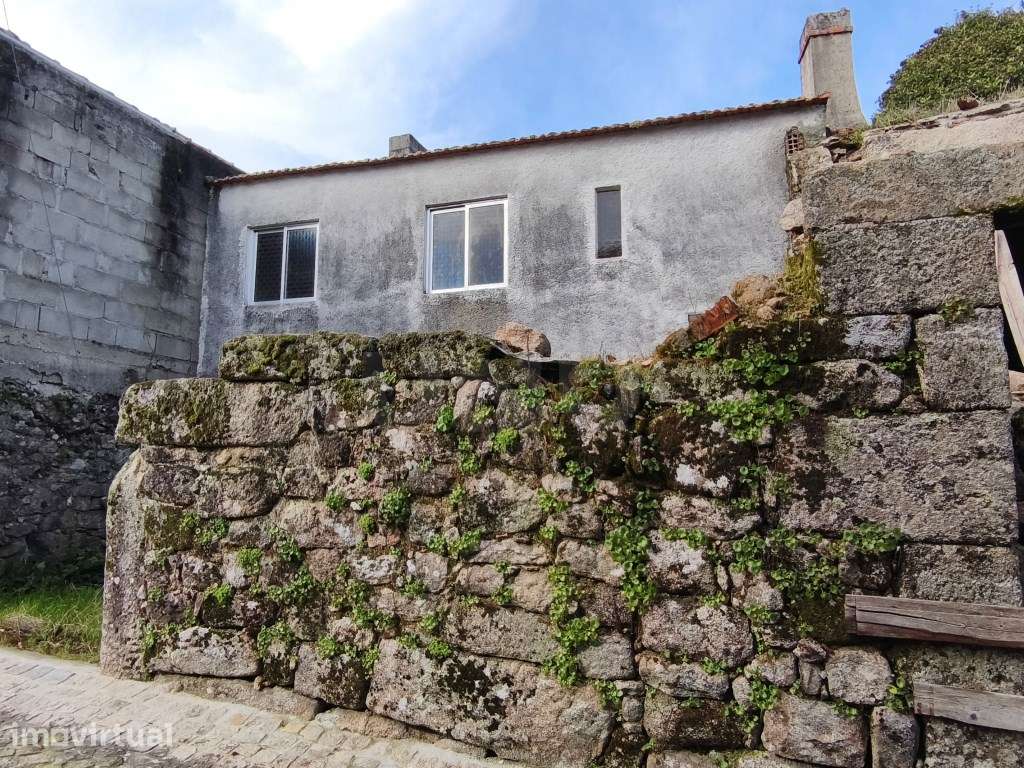Ideal para reconstrução e valorização - A poucos minutos da vila de... - Grande imagem: 2/15