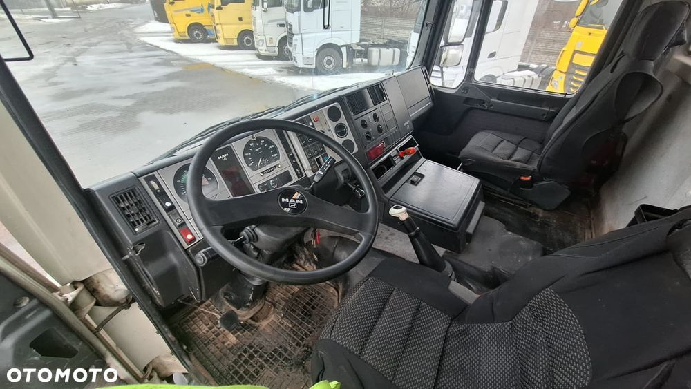 MAN F2000 - 7