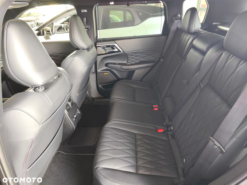 Mitsubishi Outlander Black Edition - 26
