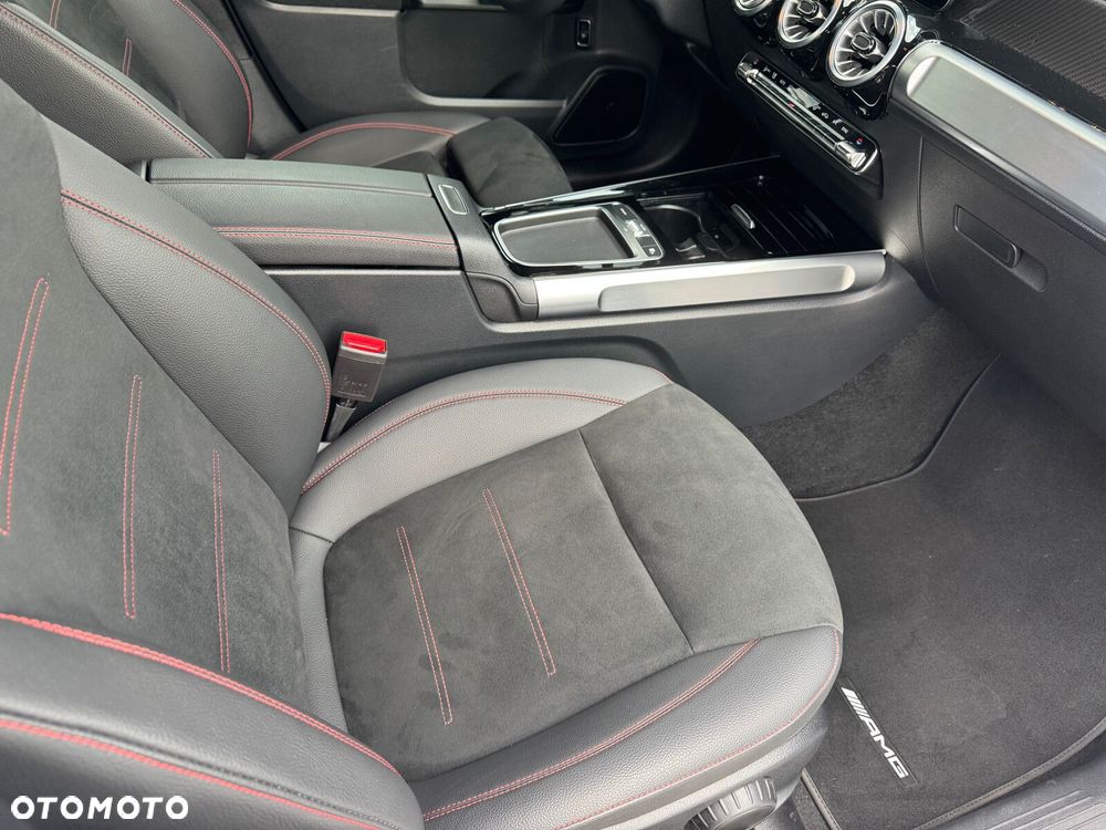 Mercedes-Benz GLB - 10