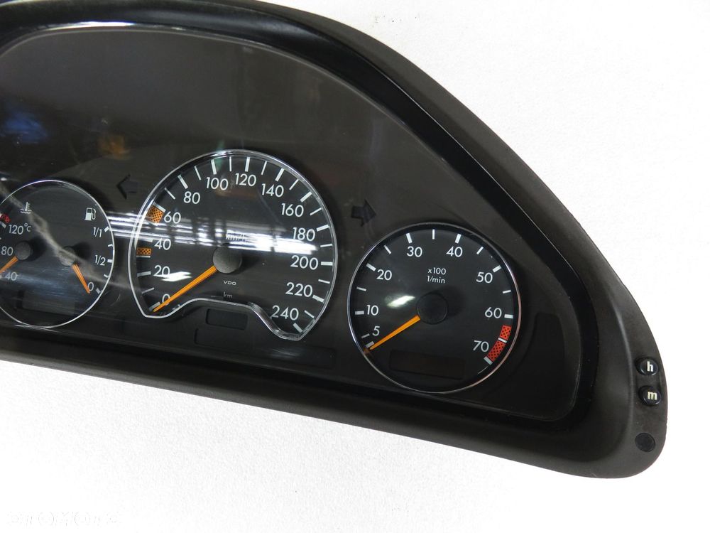 LICZNIK MERCEDES W210 E 200 Kompressor 2105403948 110008689004 - 9