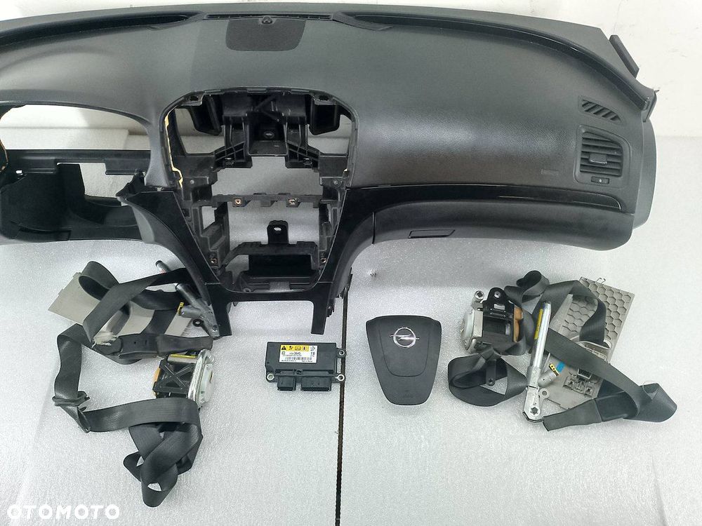 DESKA ROZDZIELCZA,KONSOLA PODUSZKI SENSOR PASY OPEL INSIGNIA - 2