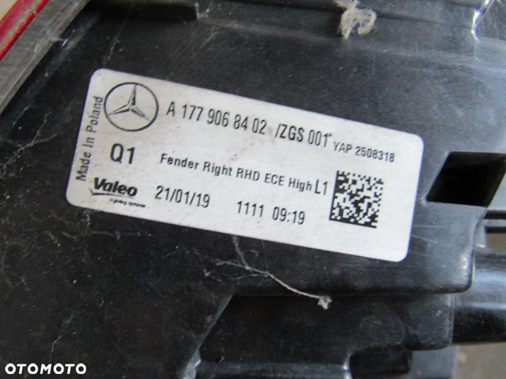mercedes aklasa w177 tył lewa prawa lampa - 7