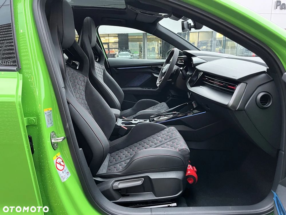 Audi RS3 Limousine - 10