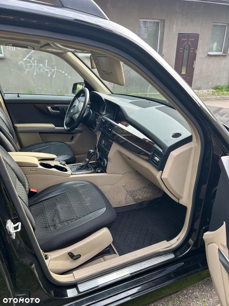 Mercedes-Benz GLK 350 4-Matic - 10