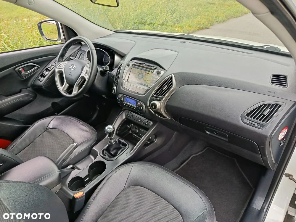Hyundai ix35 1.7 CRDi 2WD blue Finale Silver - 14